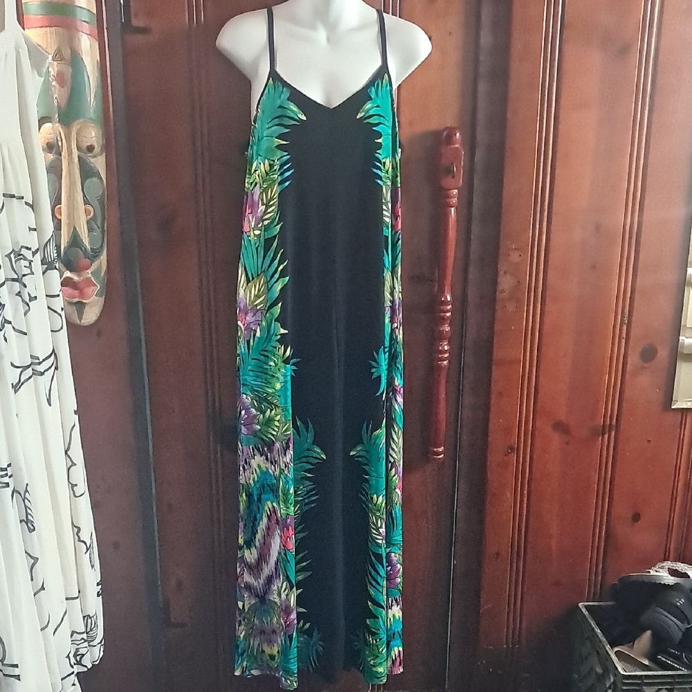 Nicole Miller Black and Green Maxi Dress